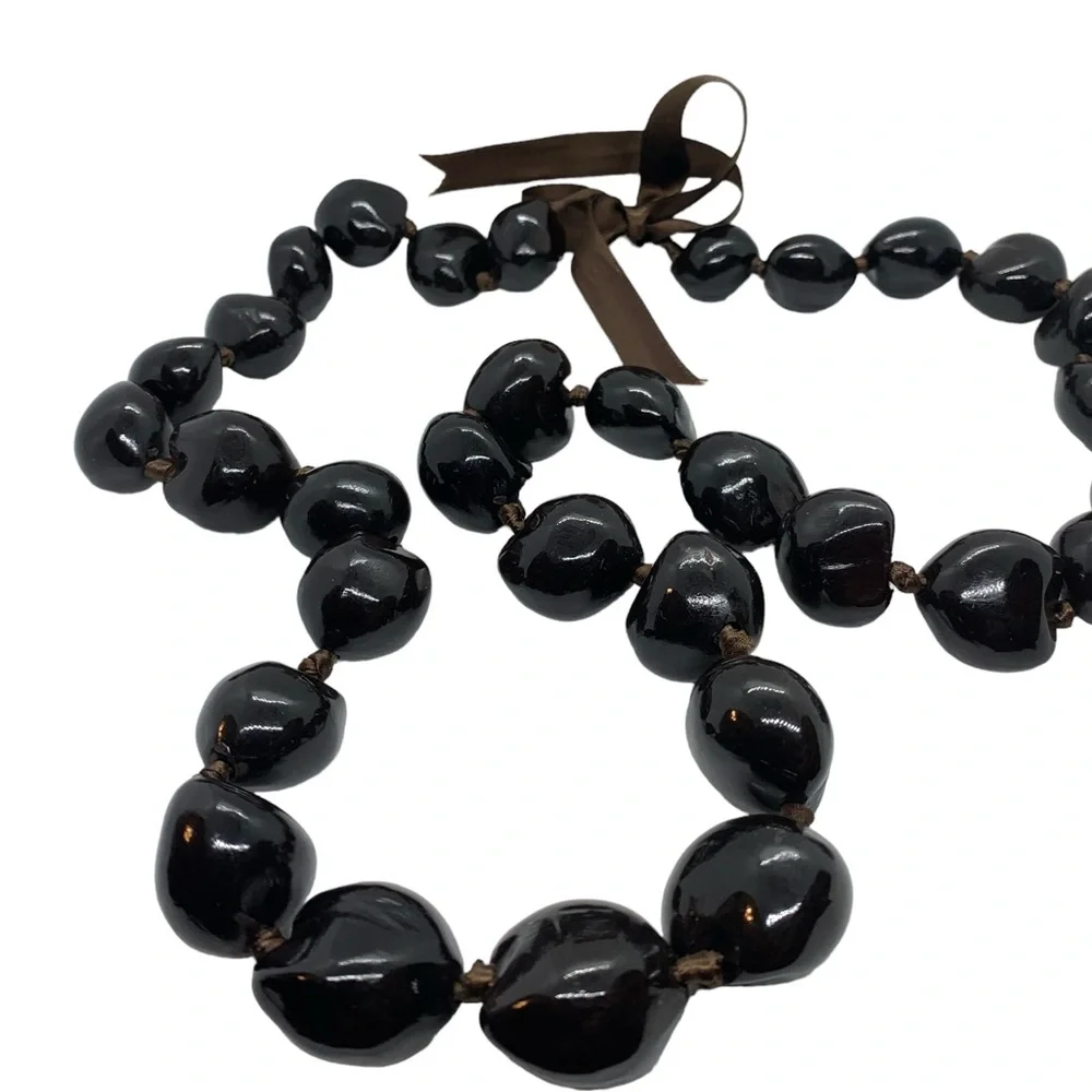 Vintage Hawaii Kukui Nut Lei Necklace - Picture 5 of 5